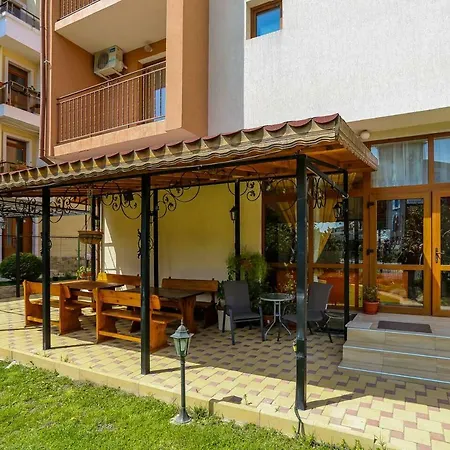 Comfortable 2bdr With Kitchen Eu