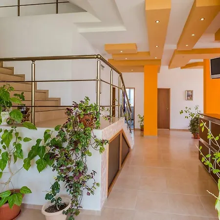 Comfortable 2bdr With Kitchen Eu