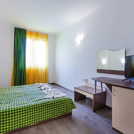 Comfortable 2bdr With Kitchen Eu ブルガス
